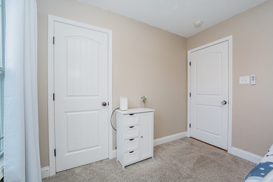 Building Photo - 7809 Elkton Ln