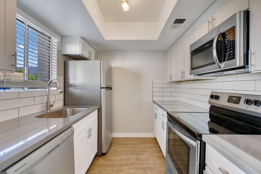 Primary Photo - Saltéra Apartments