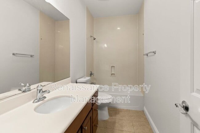 Building Photo - 363 W Viento St