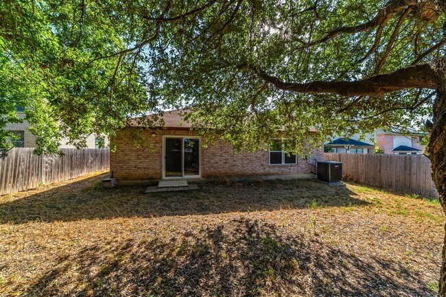 Building Photo - 8422 Parry Path