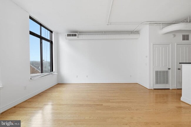 Building Photo - 1205 N Garfield St