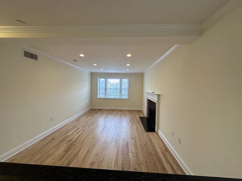 Building Photo - 65 Langdon St