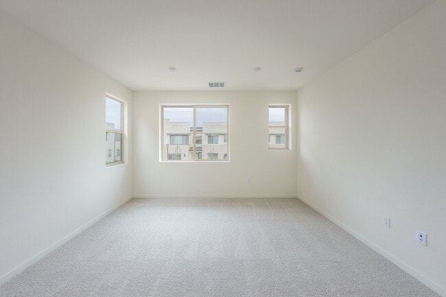 Building Photo - 3260 S Agate Paseo