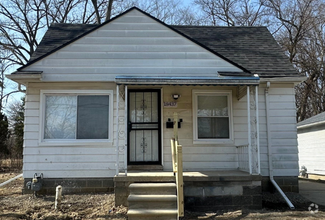 Building Photo - Renovated 3-Bedroom Home – We Welcome Sect...