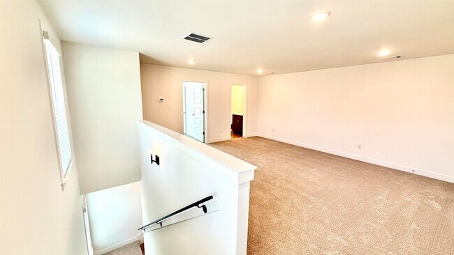 Building Photo - 5695 Pleasant Pk Pl