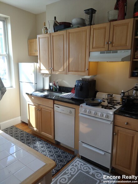 Building Photo - 1189 Commonwealth Ave