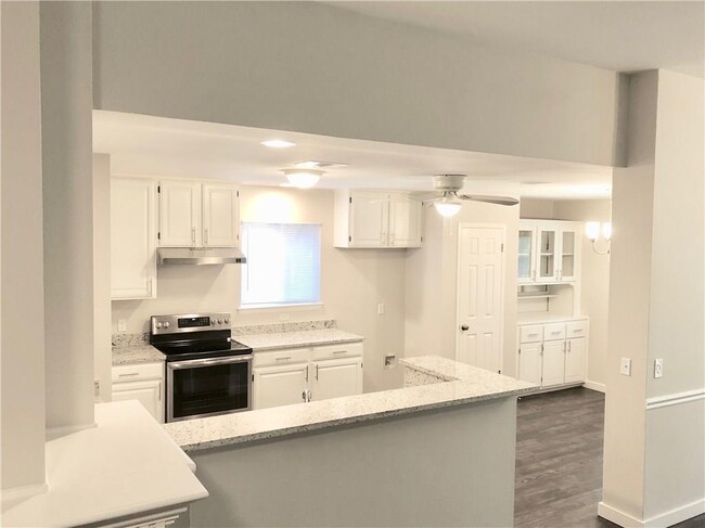 Building Photo - 8008 Nairn Dr