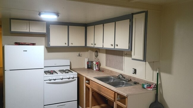 Building Photo - 2 bdr mobile home