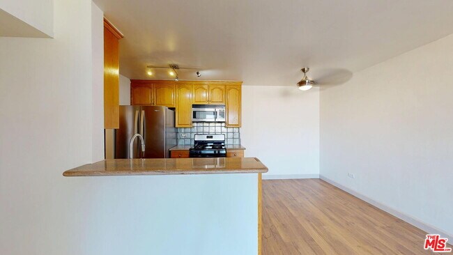 Building Photo - 421 La Fayette Park Pl