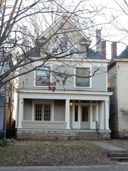 First floor apartment. - 1278 Everett Ave