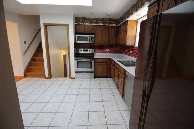 Building Photo - 651 N Kenilworth Ave