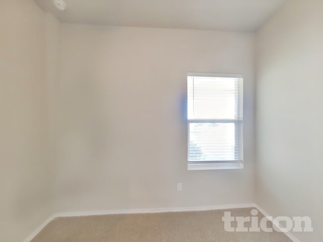 Building Photo - 5205 Sidesaddle Dr