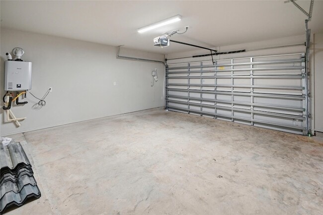 Building Photo - 2415 Honeyberry Shrub Dr
