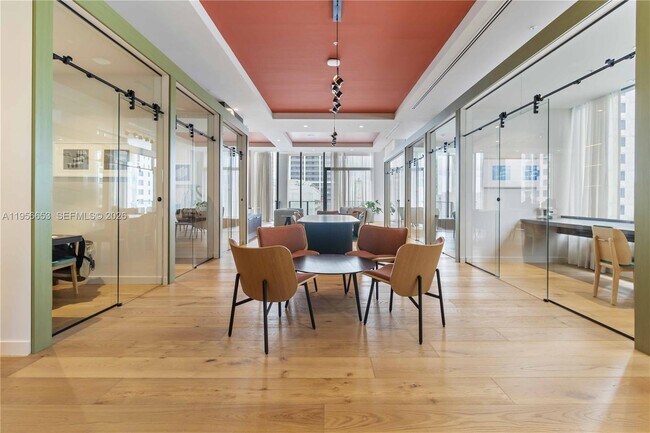 Building Photo - 11 NE 6th St