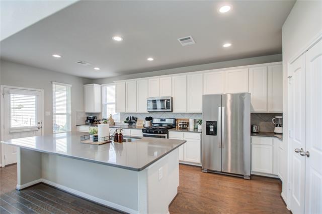 Building Photo - 7606 Cottonwood Falls Dr