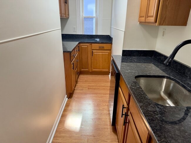 Primary Photo - 36 Willow Ave