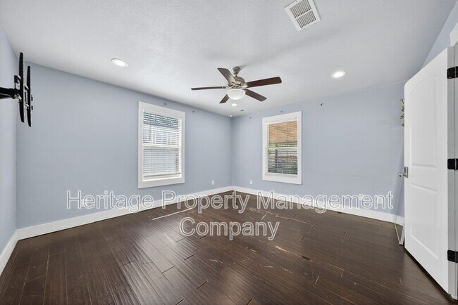 Building Photo - 1225 Michigan Ave