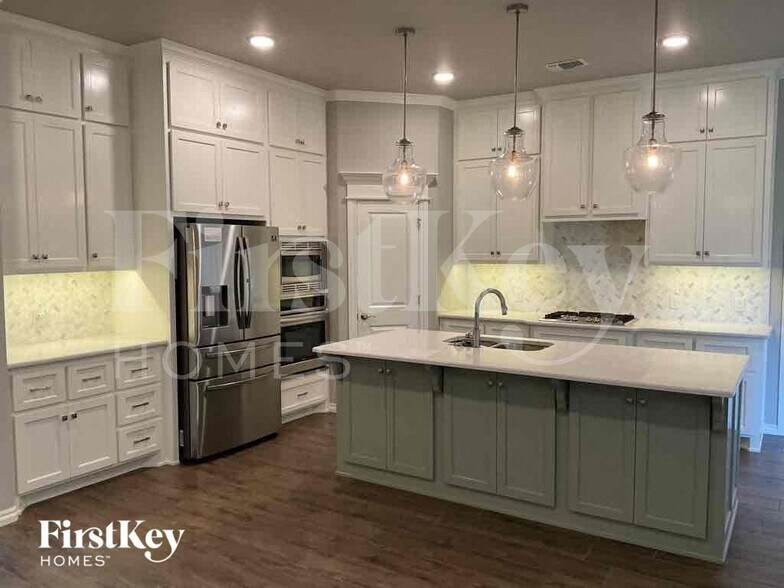Building Photo - 2504 Gerald Ct