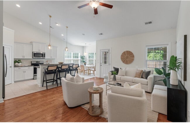 Building Photo - 1610 Fishbone Dr