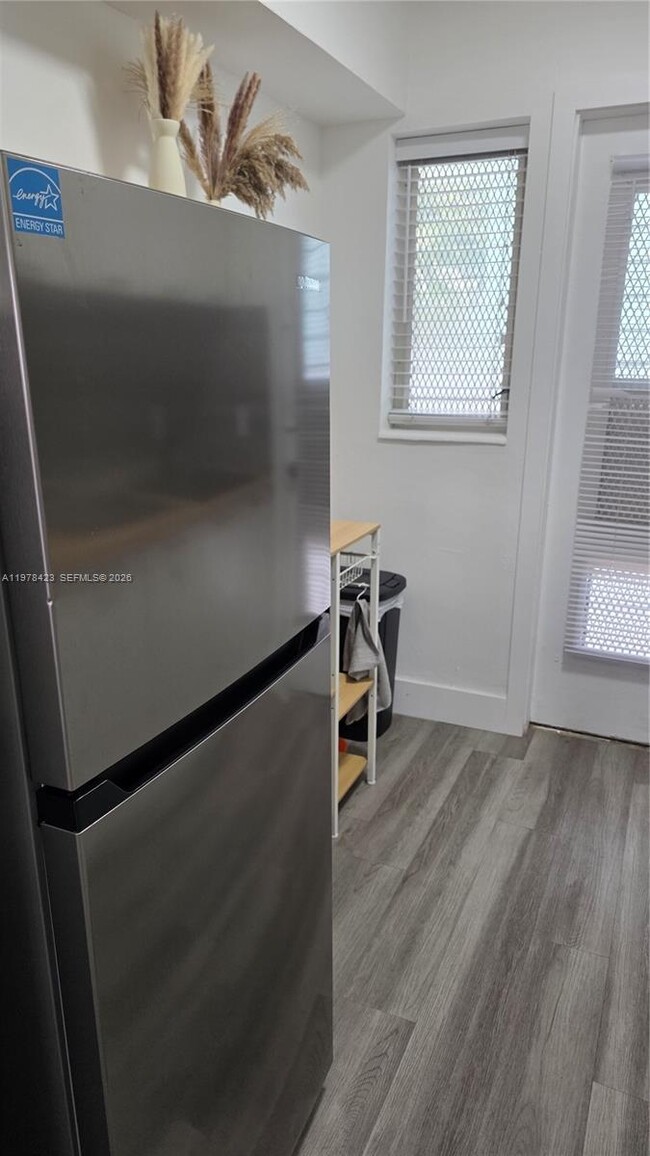 Building Photo - 761 Euclid Ave