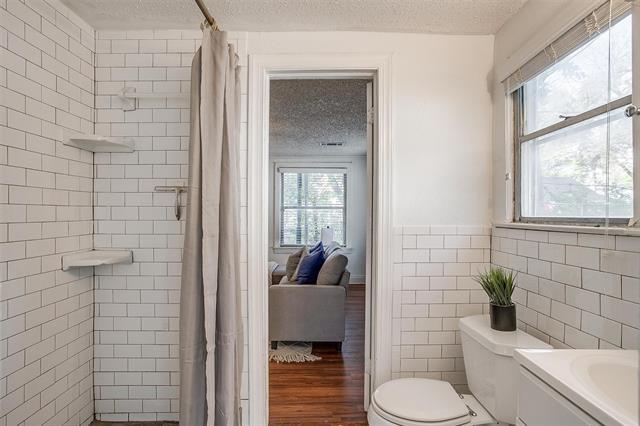 Building Photo - 3824 Birchman Ave