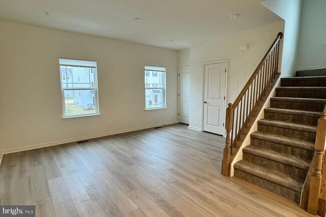 Building Photo - 2543 Westwind Blvd