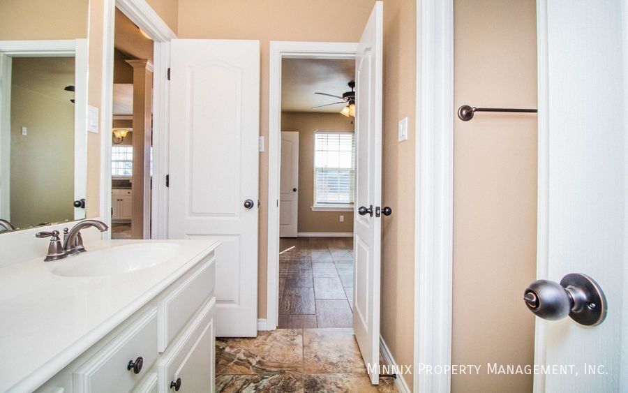 Building Photo - 5826 104th St