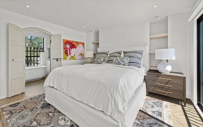 Building Photo - 4843 N 72nd Way