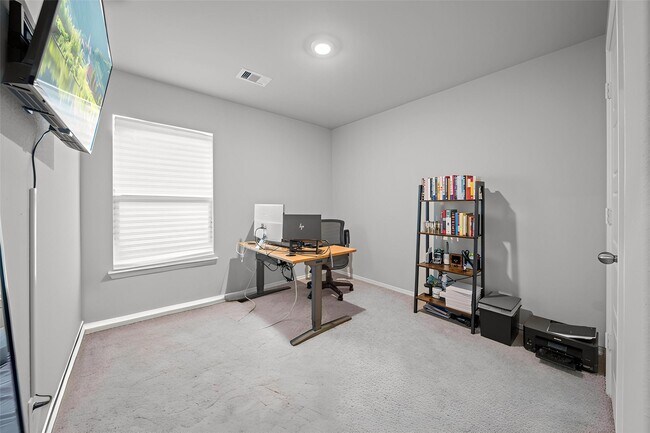 Building Photo - 14346 High Hl Dr