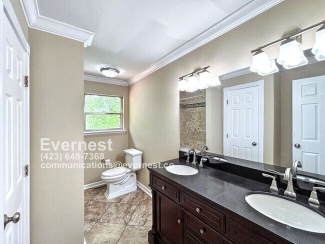 Building Photo - 3-Bedroom, 2-Bathroom Home with Basement a...