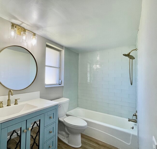 Building Photo - 1943 Sky Dr