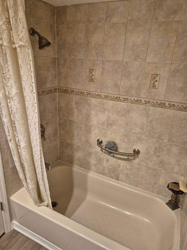 Building Photo - Waterfront Community Living | Updated 2BR/2BA Condo with Private Beach Access
