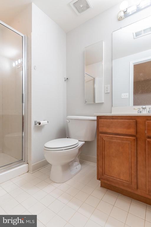 Building Photo - 21927 Windy Oaks Square