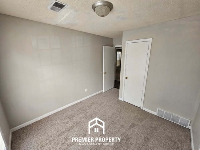 Building Photo - Modern 3BR/2BA Memphis Home | Vaulted Ceilings, Hardwood Floors & Dual Dining