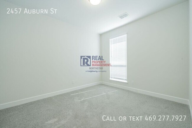 Building Photo - 2457 Auburn St