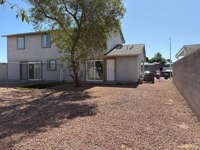 Building Photo - 808 N 95th Dr