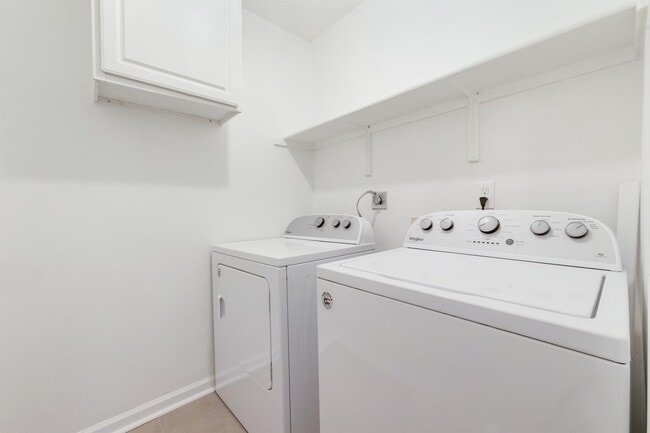 Building Photo - 2014 Balsam Way