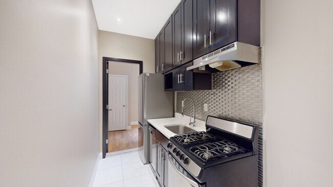 Building Photo - 5 W 101st St