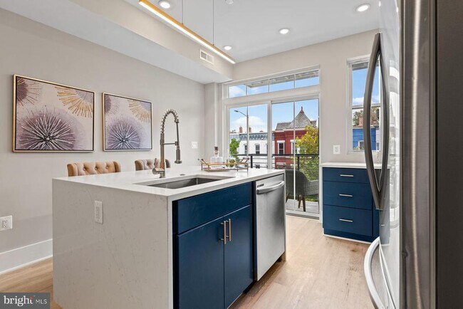 Building Photo - 1640 4th St NW