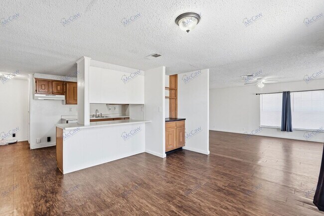 Building Photo - 14614 Seminole Dr