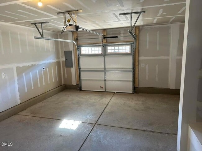 Building Photo - 451 Deercroft Dr