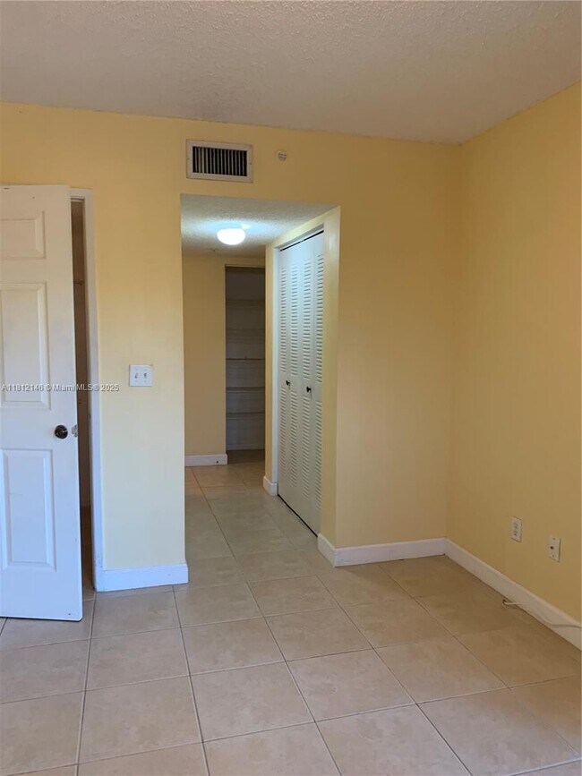 Building Photo - 2620 S University Dr