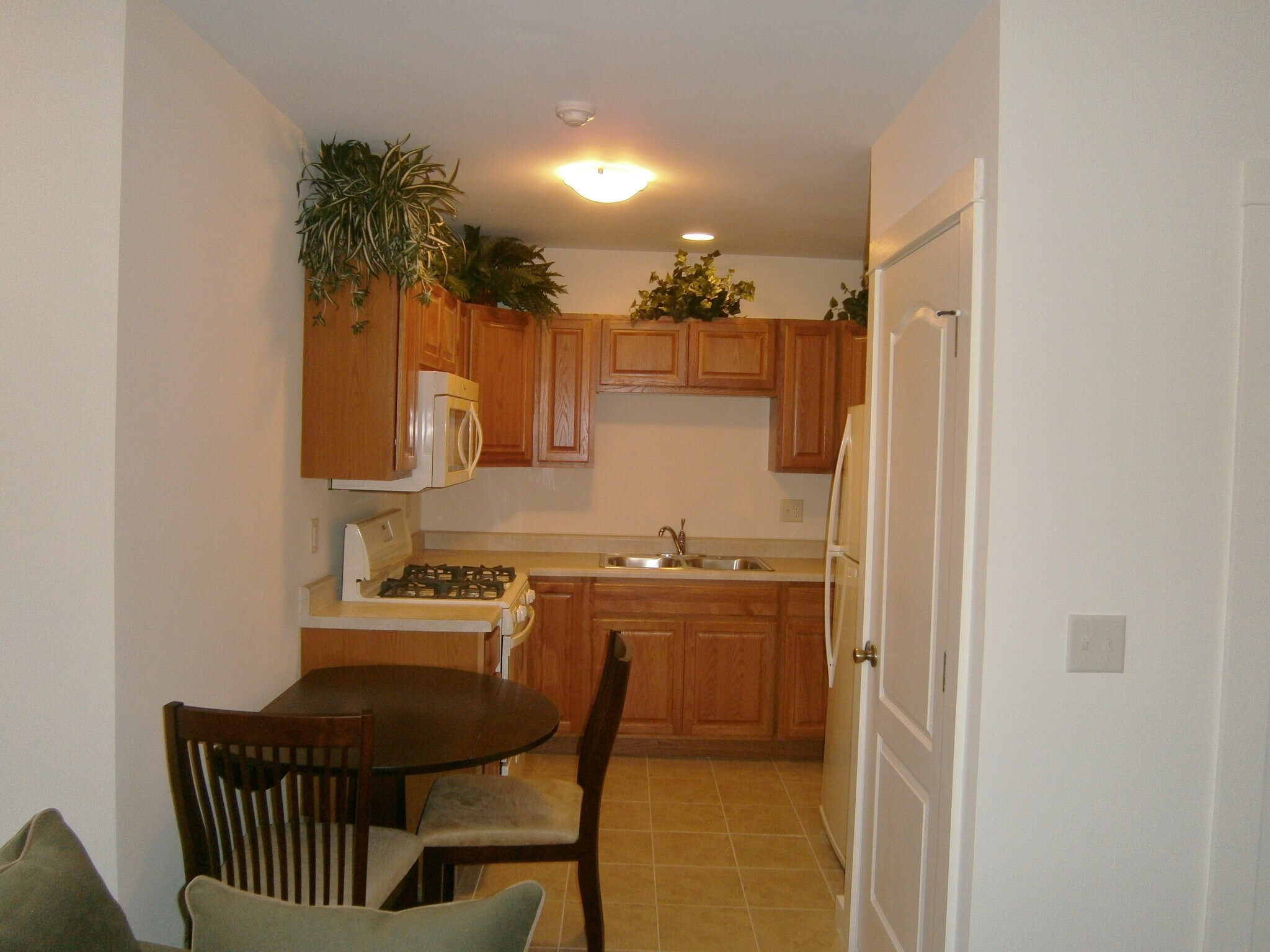 Building Photo - 103 Highland Pl