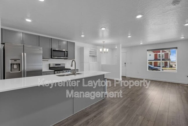 Building Photo - 2786 N Airmen Ave