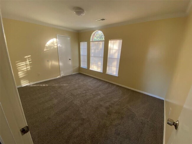 Building Photo - 5423 Gosforth Dr