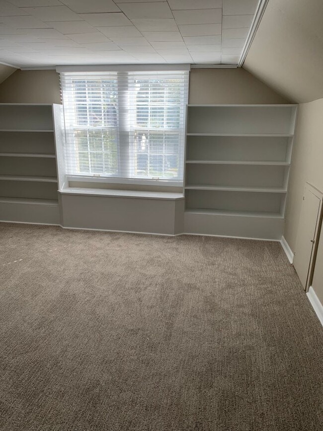 Building Photo - Downtown Jonesboro! 3 Bed 2 Bath