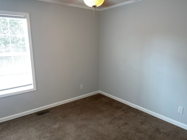 Building Photo - Beautiful 3 Bedroom Home in Lockwood Community!