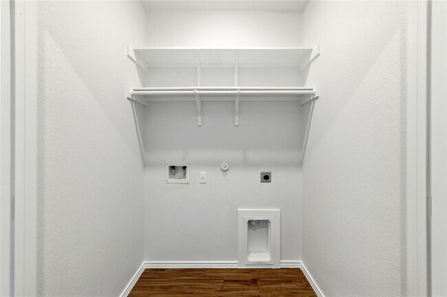 Building Photo - 7013 Tonka Ln