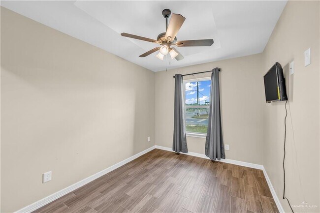 Building Photo - 16 Tree Top Ct