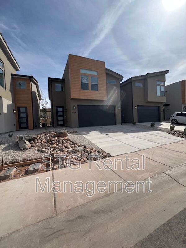 Building Photo - 4216 Strider Ln
